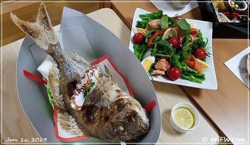 2019年のお節料理と街の小さなお魚屋さん・千林江山さんの天然祝い鯛の画像